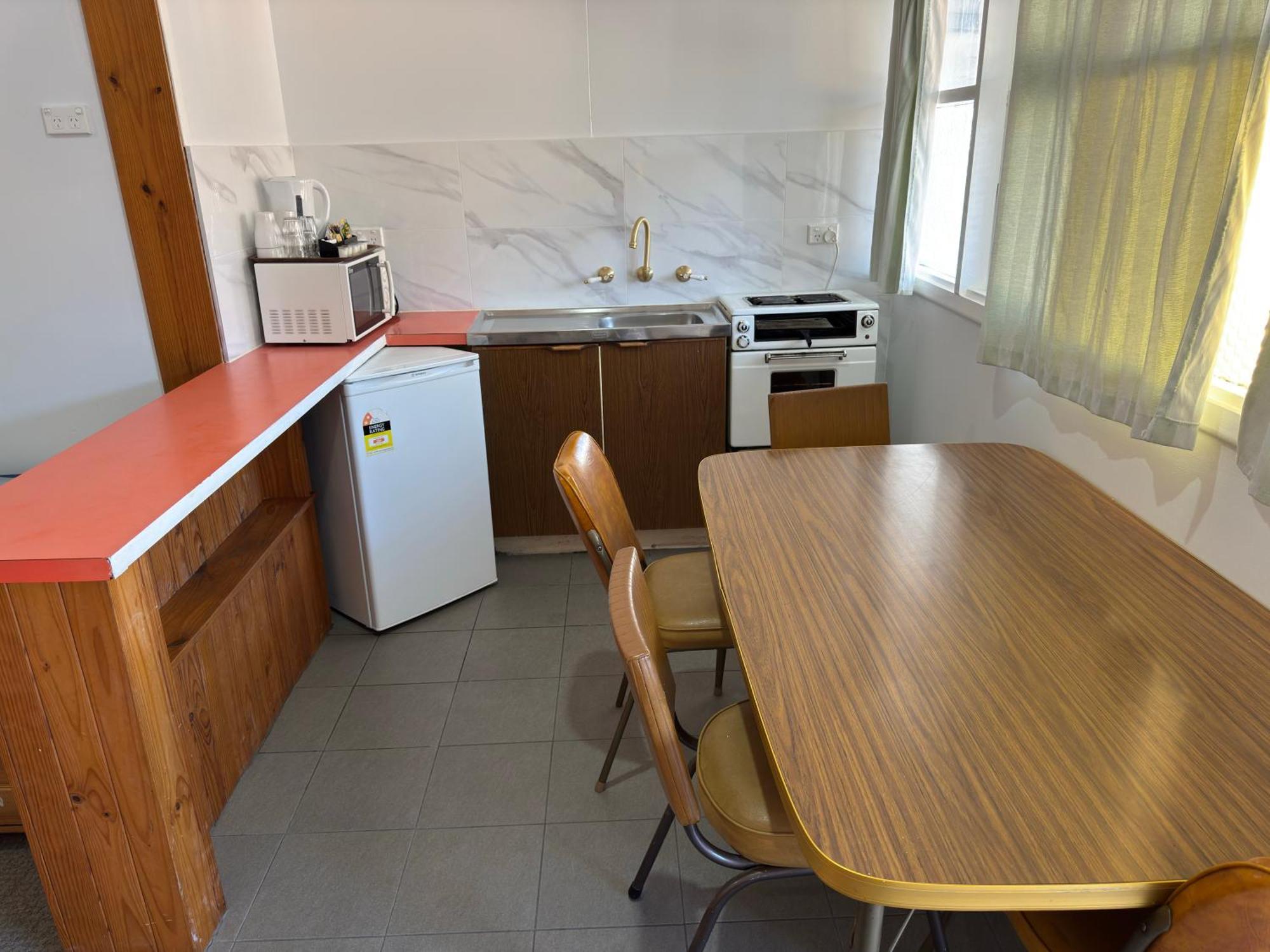 Bunkhouse Motel Кума Екстер'єр фото